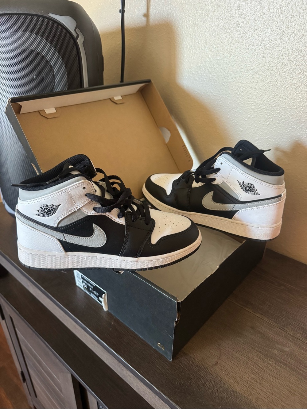 Nike Air Jordan 1 Mid Black White Wolf Grey